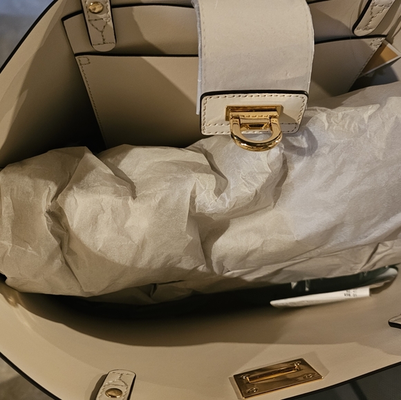 MK NWT - Picture 3 of 3